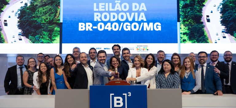 ANTT e Via Cristais assinam contrato de concessão da rodovia BR-040, no trecho entre Belo Horizonte (MG) e Cristalina (GO)