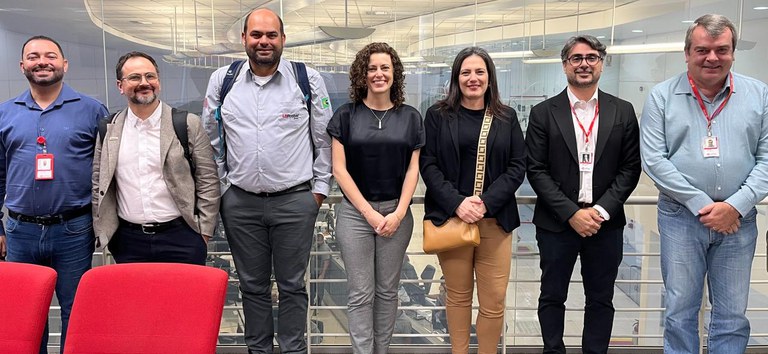 Foto com delegação da ANTT em visita à CPTM