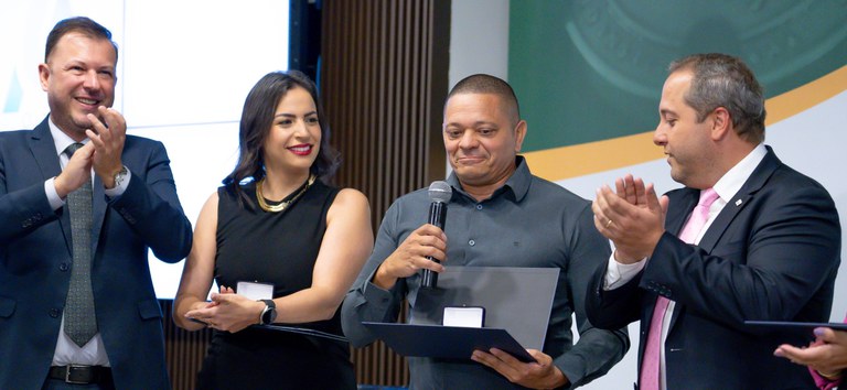 ANTT homenageia personalidades que fortalecem o setor de transportes terrestres