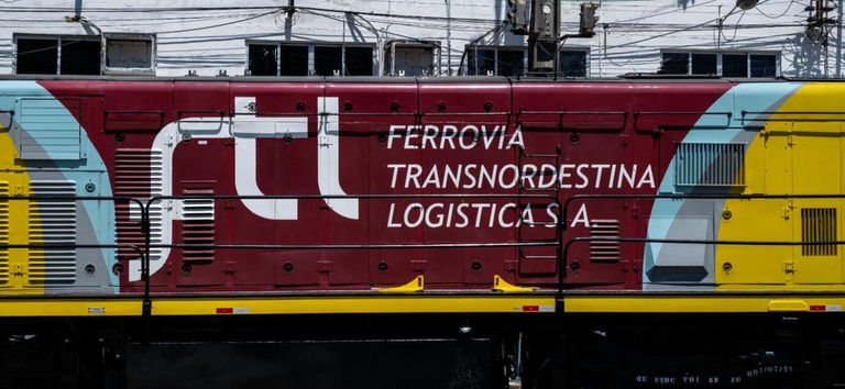 Foto mostrando um trem a FTL - Transnordestina