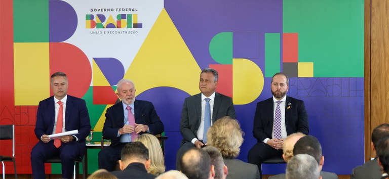 Cerimônia no Palácio do Planalto marca início das concessões dos Lotes 1 e 2