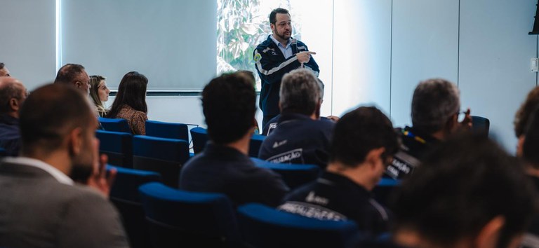 Superintendente da SUROD palestrando na abertura do encontro com os fiscais