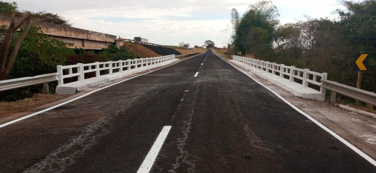 Fonte da ponte do Rio Capivari entregue
