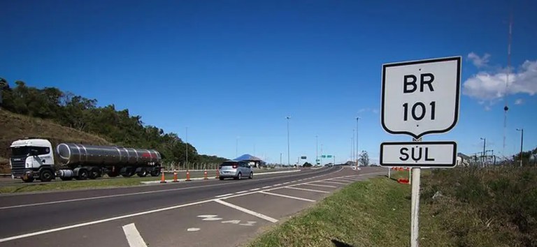 Testes de utilização do acostamento na BR-101 (SC) buscam alternativas para melhorar fluxo de tráfego