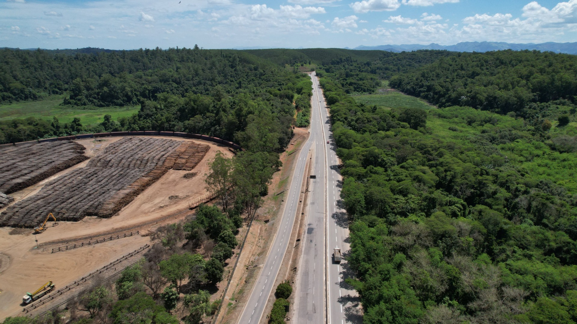 06/02/25 - Máquinas na Pista - Nova BR-381
