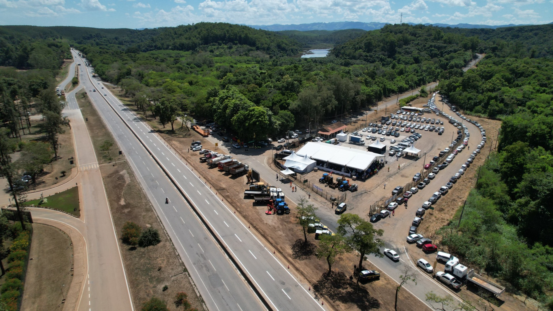 06/02/25 - Máquinas na Pista - Nova BR-381