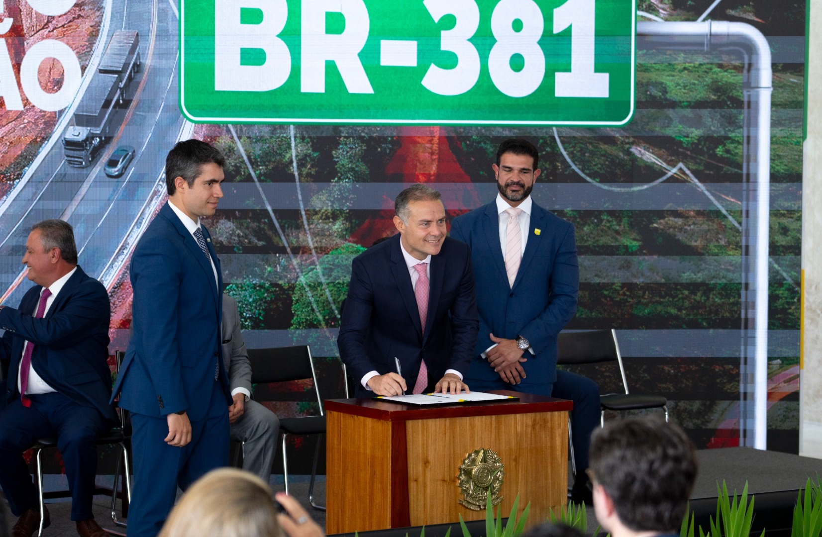 22/01/25 - Assinatura do Contrato BR-381