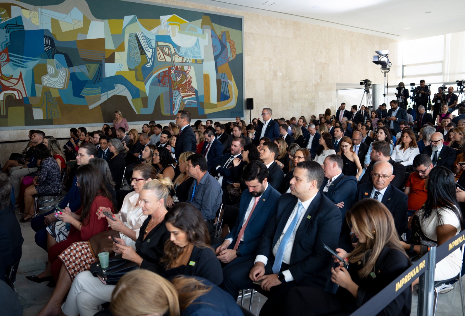 22/01/25 - Assinatura do Contrato BR-381