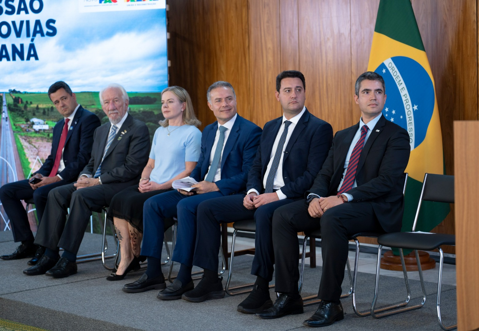 28/04/25 - Assinatura do contrato do Lote 3 e 6 do Paraná