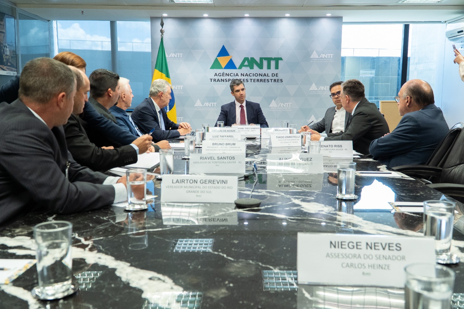 11/03/25 - Reunião DG e Sen. Luis Carlos Heinze