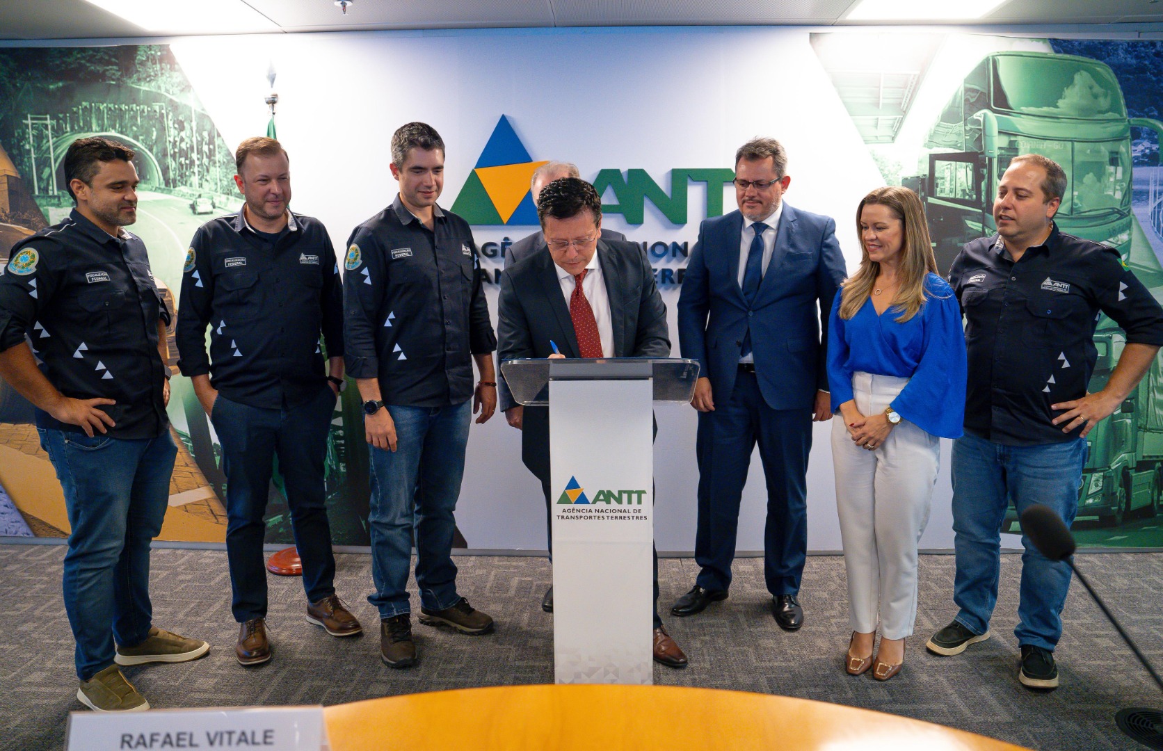 14/02/25 - Assinutura do Contrato de Concessão da BR 262 MG