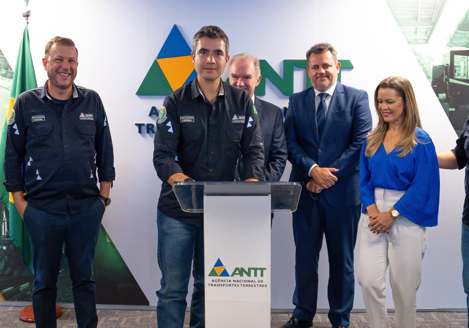 14/02/25 - Assinutura do Contrato de Concessão da BR 262 MG