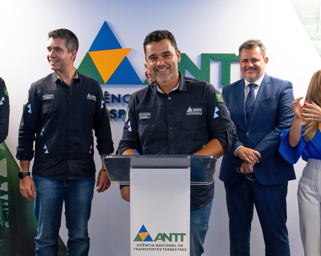 14/02/25 - Assinutura do Contrato de Concessão da BR 262 MG