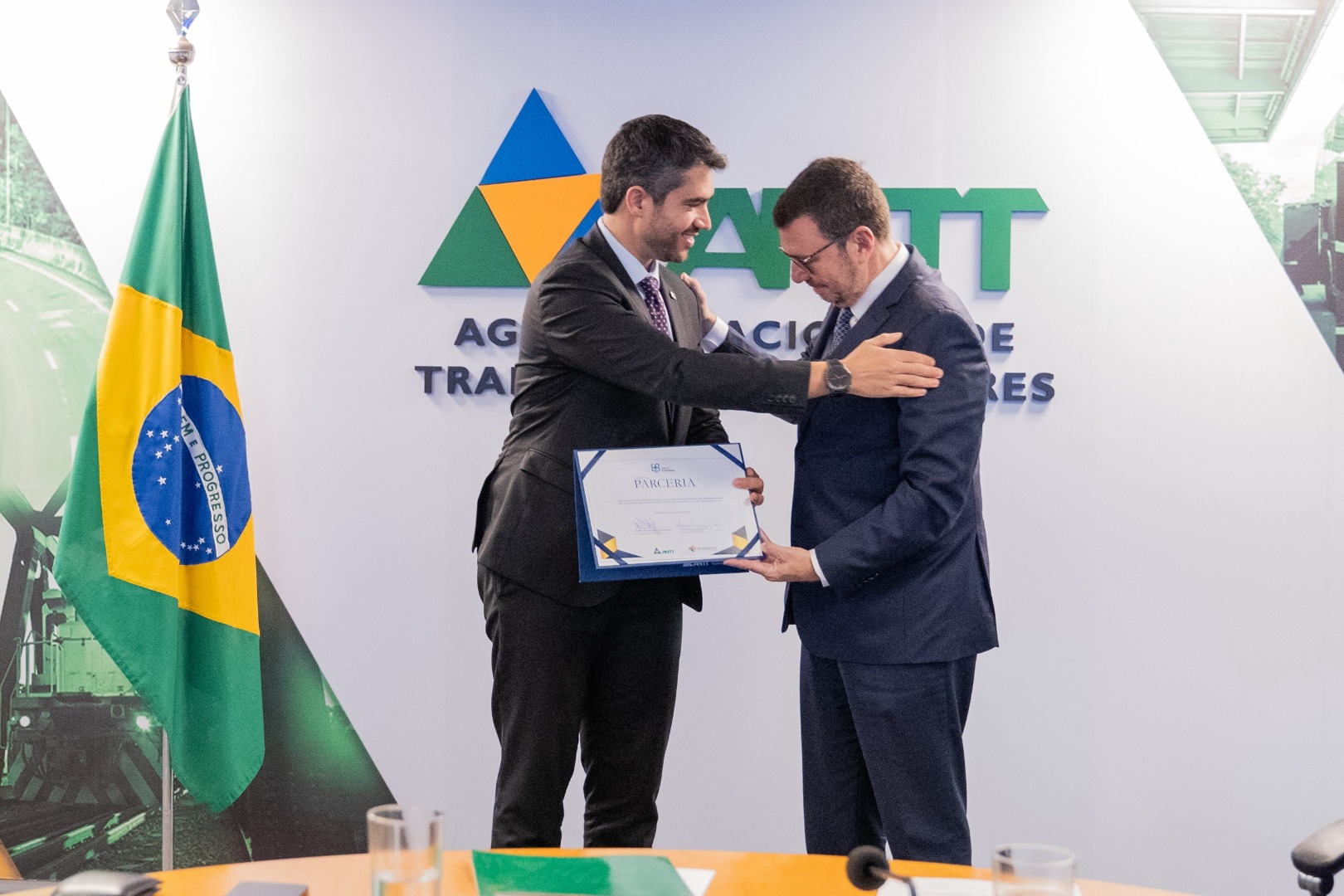 18/12/2024 - Assinatura ANTT coopera AMBIPAR