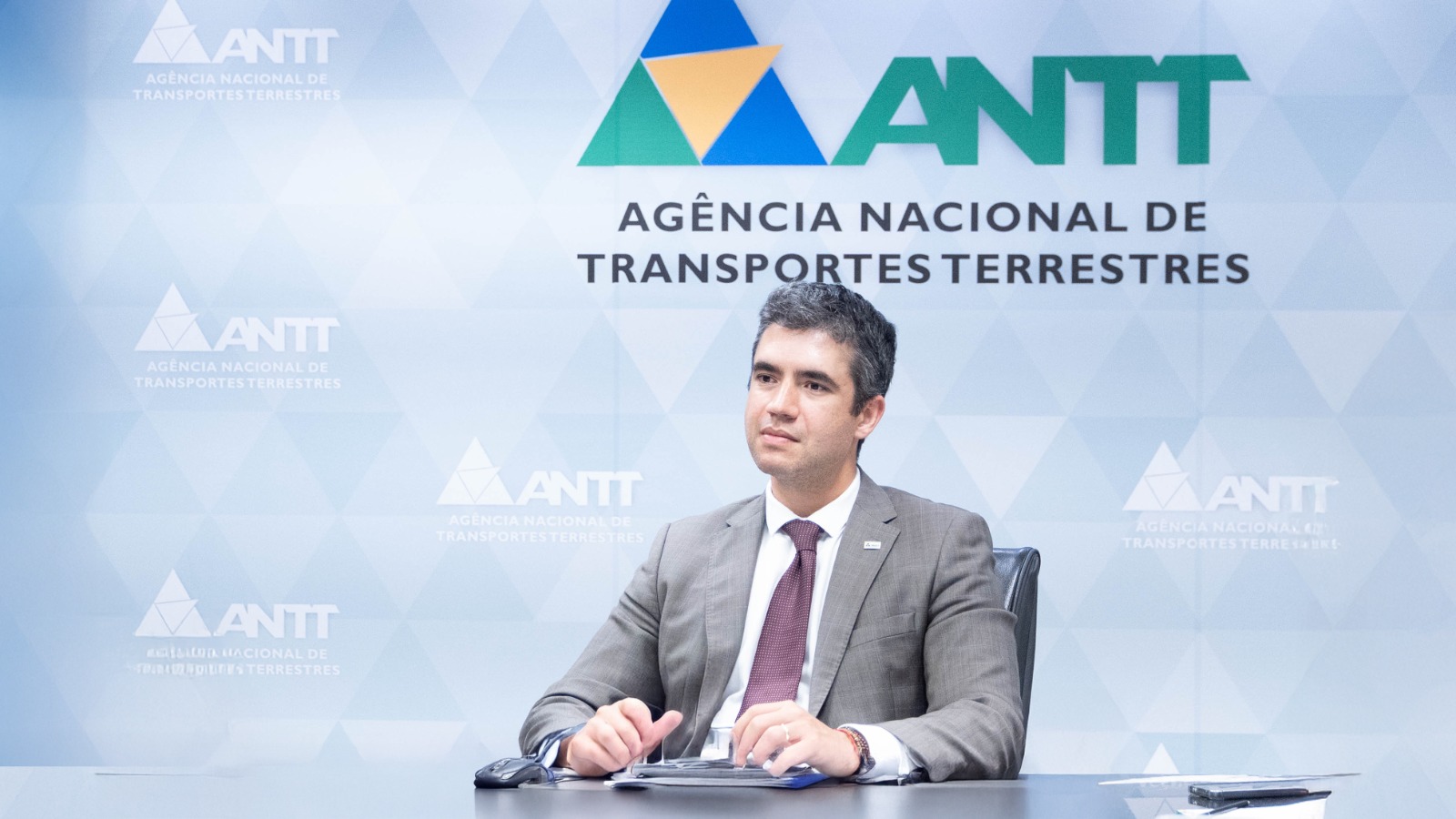 20/05/2025 - Reunião DG ANTT Dep Fed Laura Carneiro - PSD-RJ