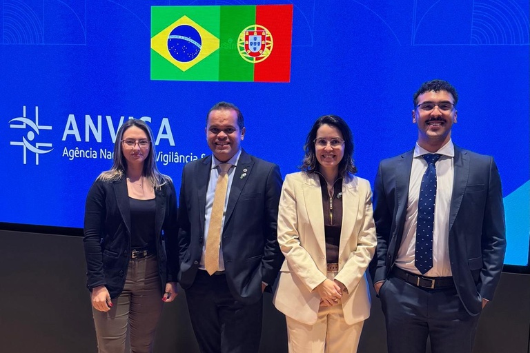 Acting Director Marcelo Moreira (second from left to right) officially represented Anvisa at the event.