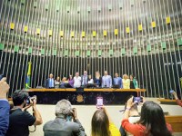 Sessão solene na Câmara dos Deputados homenageia os 35 anos de SUS