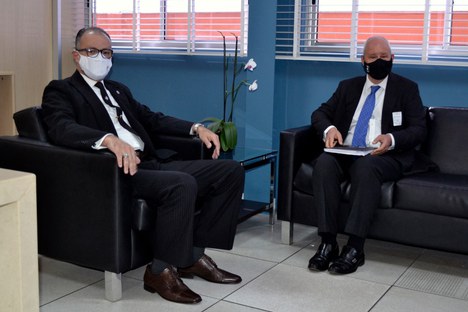 Embaixador Reino Unido 1.JPG