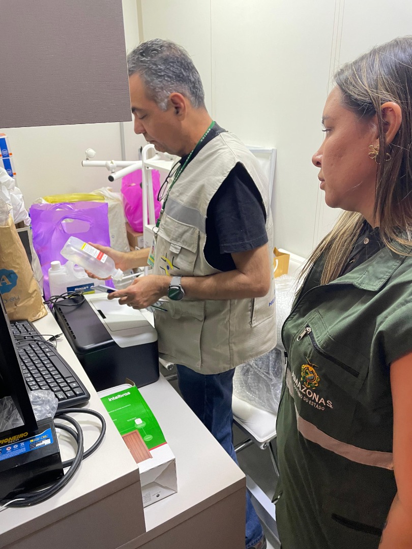 19 fiscais examinam produtos em clínica de Manaus.jfif