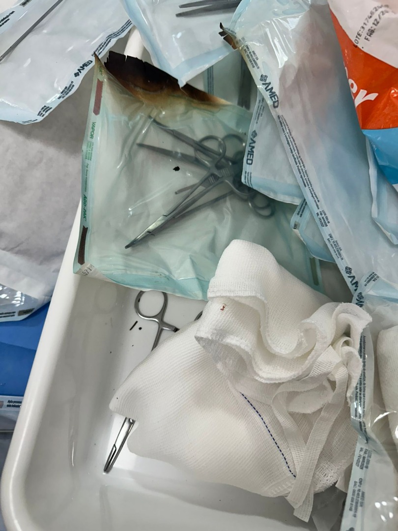 21 instrumentos com embalagens estéreis danificadas ou sem embalagem.jfif