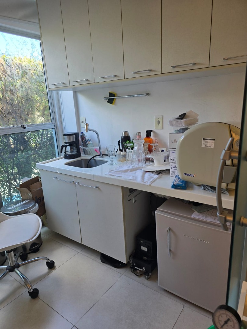 08 limpeza e esterilização de instrumentos ocorrendo na copa destinada aos funcionários.jpg