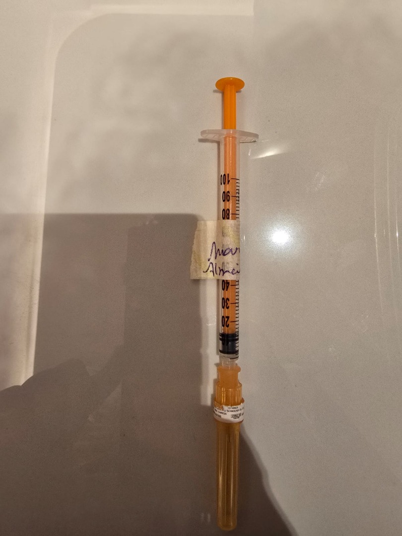 11 produto injetável em seringa, sem identificação de qual produto se trata.jpg