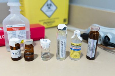 Produtos abertos armazenados de forma inadequada