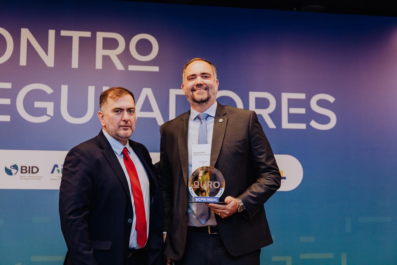 Anvisa recebe três Selos Ouro de Boas Práticas Regulatórias do MDIC