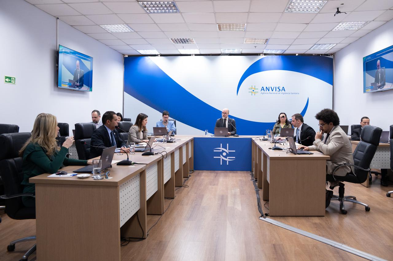Anvisa aprova abertura de processo para revisar normas da propaganda de alimentos e de medicamentos