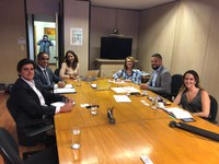Diretora participa de reunião no Ministério da Economia