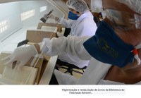 Obras raras da biblioteca do MJ são restauradas por membros da APAE