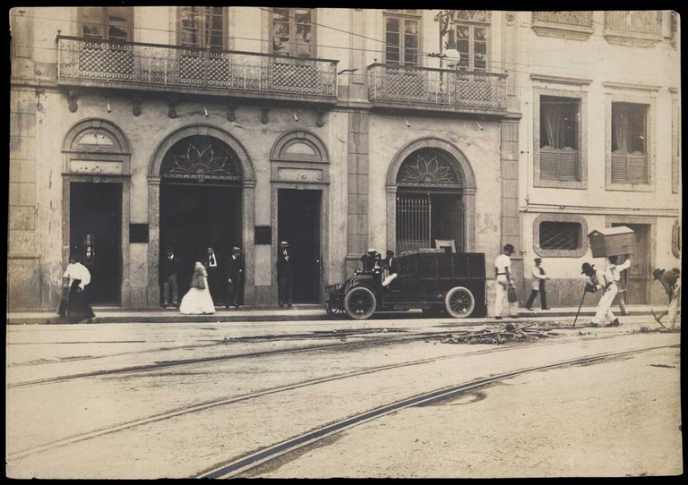 Imagem 2 A Biblioteca.jpg