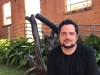 Perfil | Breno Leal Ferreira pesquisa as Cartas Andradinas e a articulação dos irmãos Andrada com António de Meneses Vasconcelos de Drummond para publicações científicas nos anos de exílio na França (1824-1829)