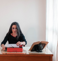 Perfil | Maria Renata da Cruz Duran executa o projeto de pesquisa A Independência do Brasil na Capela Real (1808-1831)