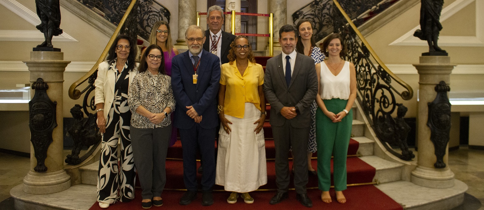 Ministro da Educação visita a Biblioteca Nacional, parceira do projeto MEC Livros