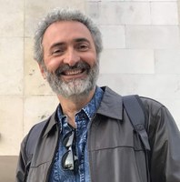 Perfil | Denilson Botelho investiga a história e os significados da biblioteca do escritor Lima Barreto