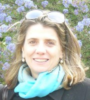 Perfil | Isolda Mendes desenvolve o projeto de pesquisa "Pigmentos sobre papel: a materialidade como ferramenta da história da arte e conservação"