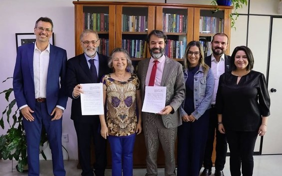 Acordo objetiva promover ações conjuntas voltadas à transformação digital no campo da informação e da cultura.