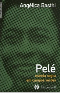 Pelé - estrela negra em campos verdes.png