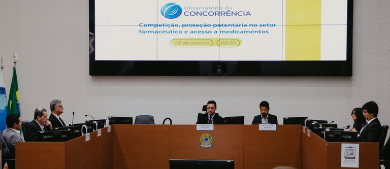 CADE and South Centre discuss competition and patent protection in the pharmaceutical industry during seminar.png