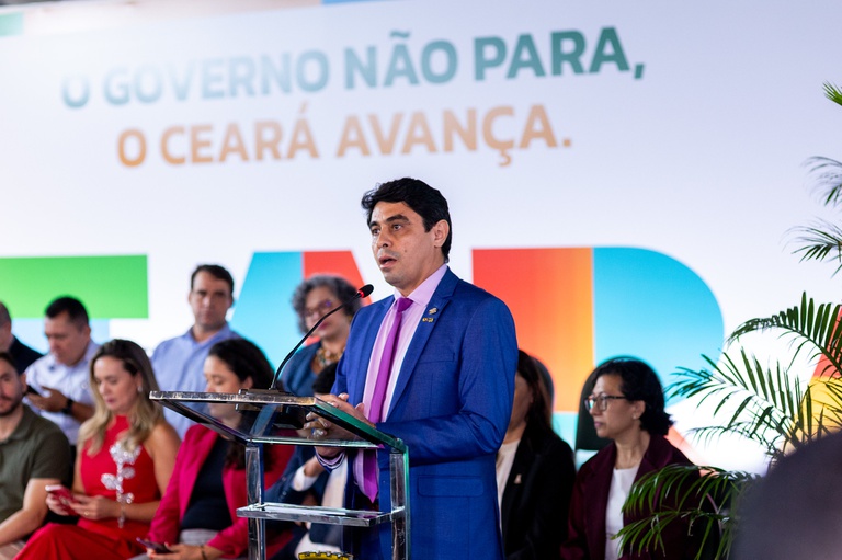 Universidade Aberta do Brasil fortalece polos no Ceará com entrega de computadores