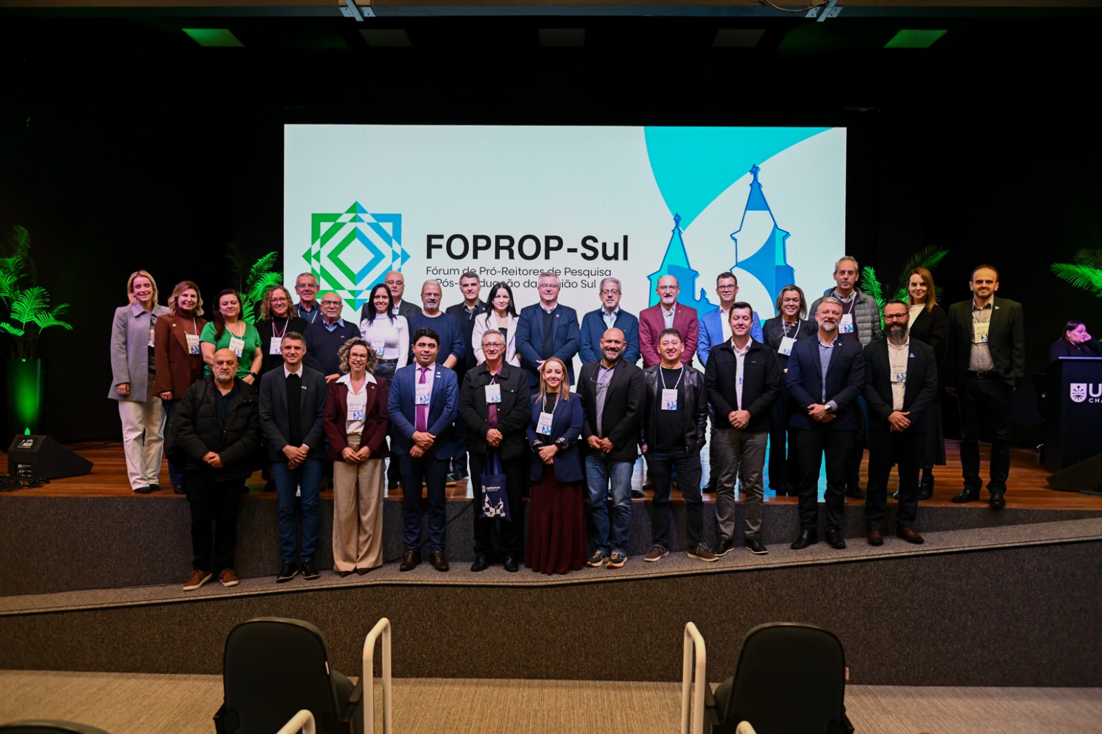 CAPES debate futuro da pós-graduação em fórum de pró-reitores