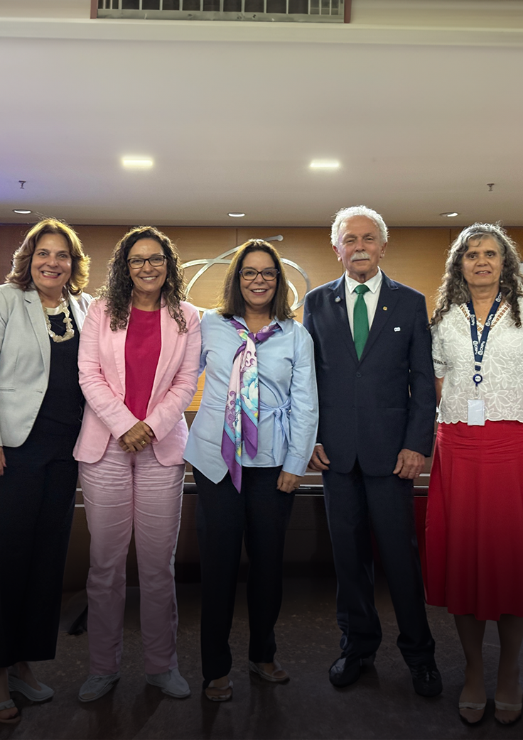 Márcia Abrahão Moura, Dalila Andrade Oliveira, Denise Pires de Carvalho, Ricardo Galvão e Débora Peres Menezes debateram a presença feminina na ciência
