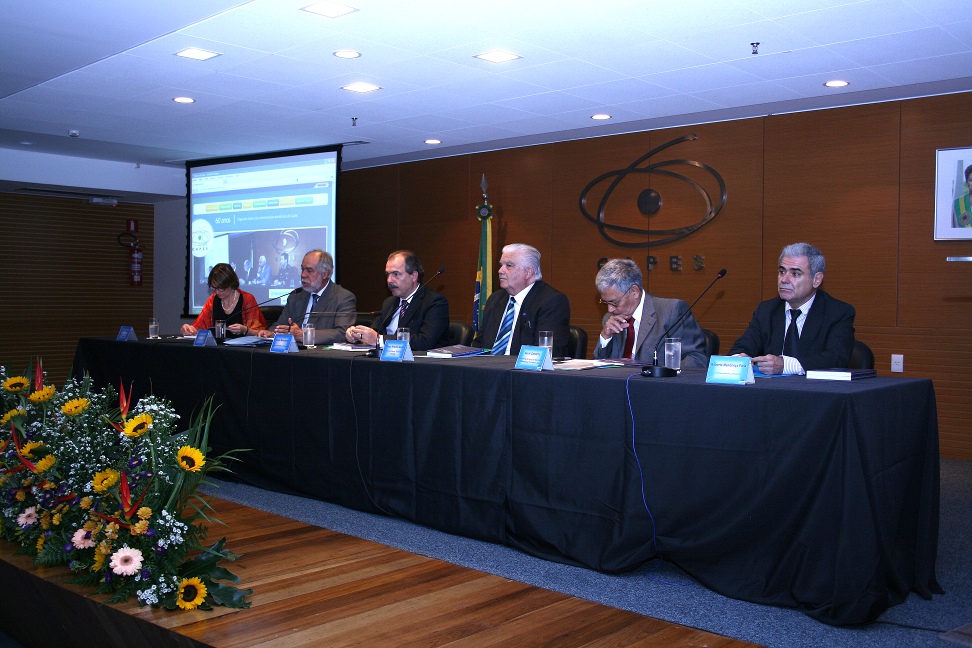 01.03.12.LancamLivroCTI-02