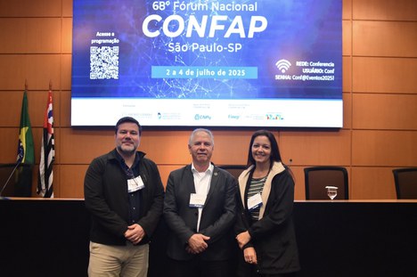 Equipe da CAPES em oficina com outras agências de fomento no fórum do Confap (Foto: Kennedy Barros/Divulgação Confap