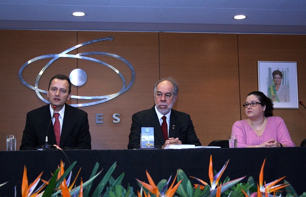 11.07.11.AniversarioCapes60Anos_Britannica001