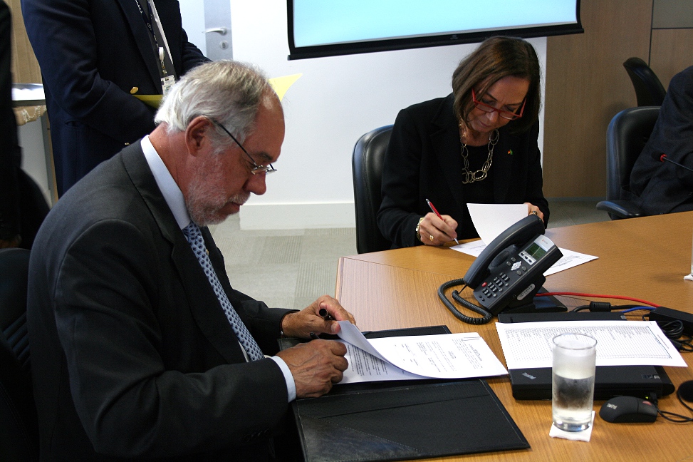 13-02-2012-Assinatura-brasil-alemanha-002