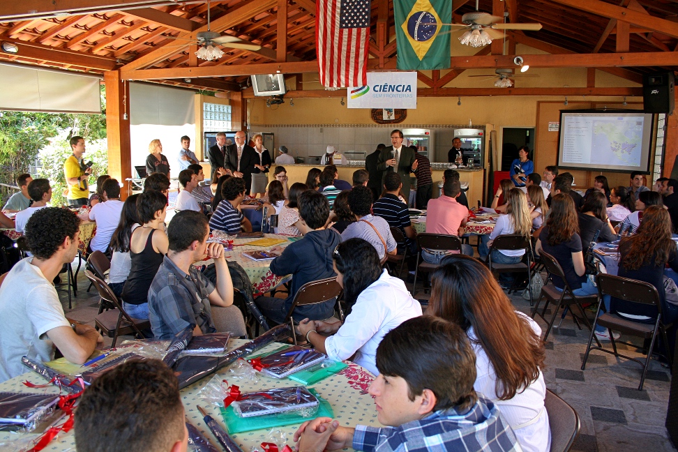 18dez12-EmbaixadaEUA 4801