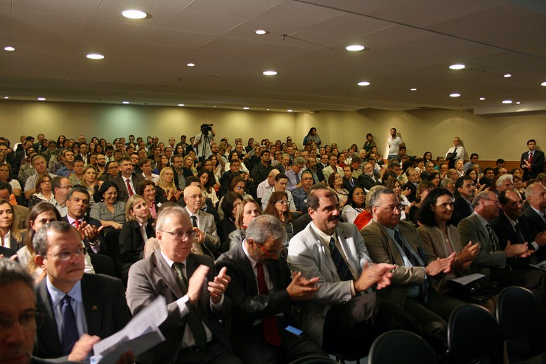 27mar14-PlataformaSucupira 2215