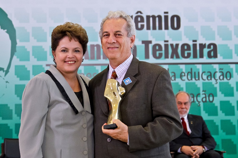 Capes60_AnisioPremiado002